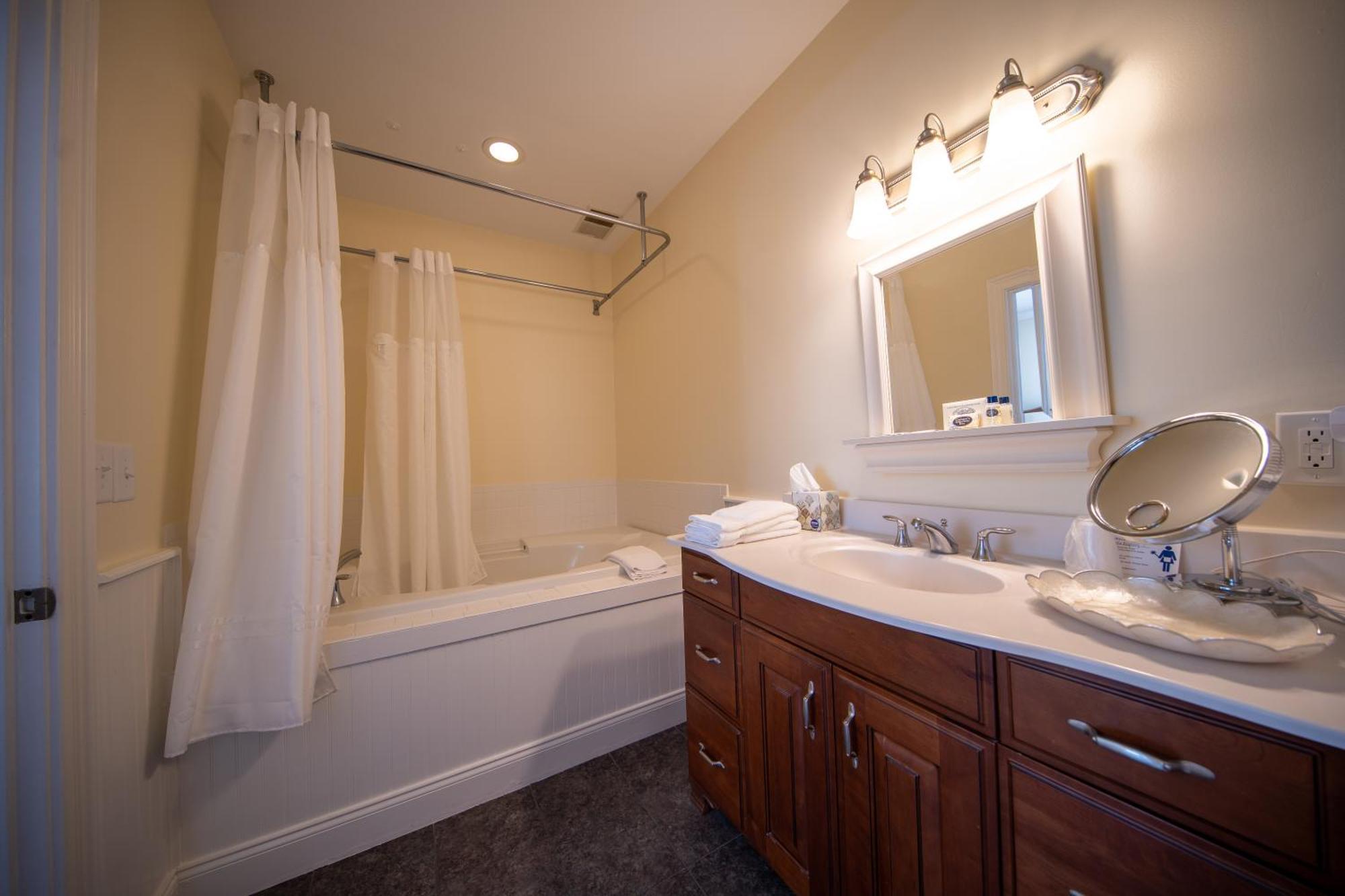 The Edenton Collection-The Granville Queen Inn Chambre photo